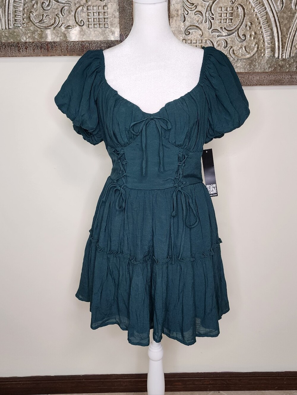 NWT Trixxi Emerald Green Milkmaid Puff-Sleeve Lace Up Tiered Mini Dress Large - Picture 2 of 11
